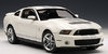Ford Shelby GT500 2010 White/Silver Stripes 1/18